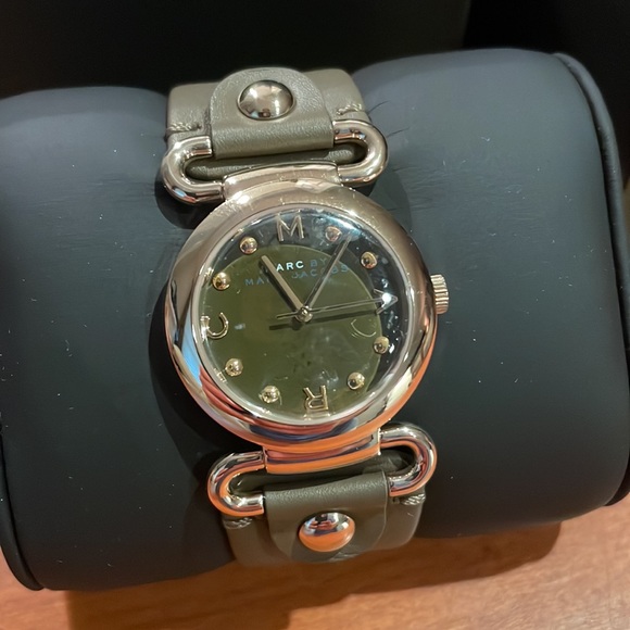 Marc by Marc jacobs watch - Picture 2 of 3